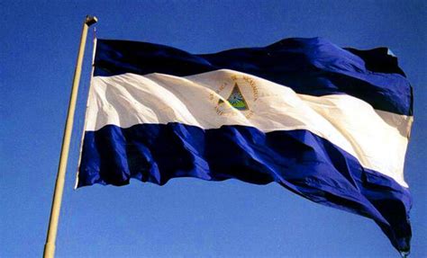 Ondea Bandera De Nicaragua En Villa De Juegos Paralímpicos