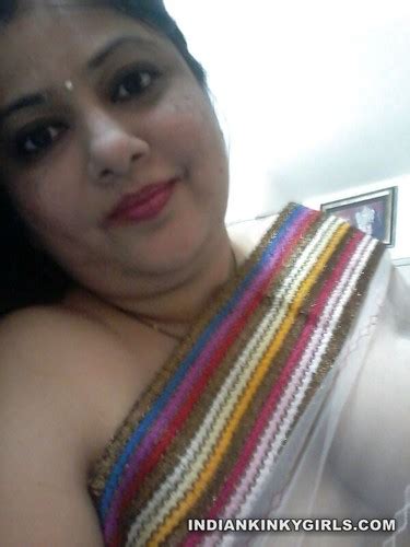 bhopal bhabhi kamala selfies posing huge xxx boobs indian nude girls