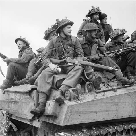 infantry ride  sherman tanks  holland  september  british armed forces british