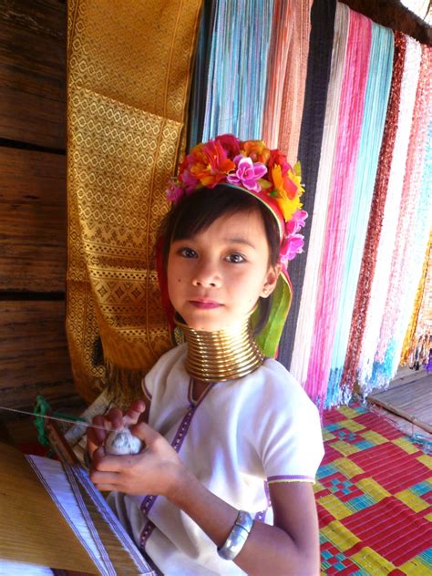 カレン族の少女 メーホーソン タイとミャンマーの国境付近の山岳地帯、メー・ホーン・ソーンにあるカレン族の村へ行って… flickr
