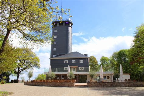 hohe bracht das ausflugsziel mit cafe und aussichtsturm im sauerland