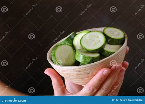 vers voorbereide courgettes stock foto image  gesneden versheid