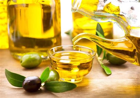 moisturizing oils vs sealing oils what you need to know for your hair