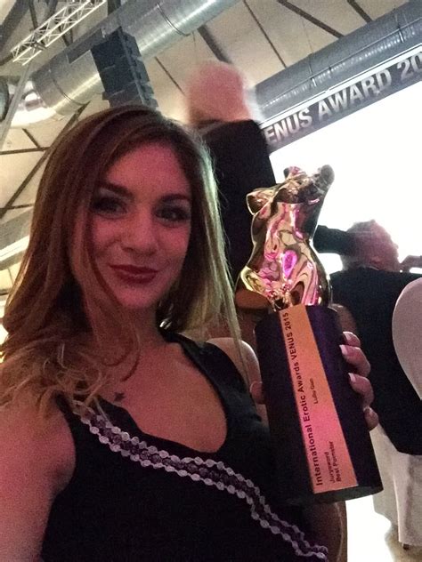 Lullu Gun Official On Twitter Venus Award Gewinnerin Best Pornstar