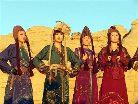 kultur germanchinaorgcn antike kostueme der uiguren  hami vorgestellt