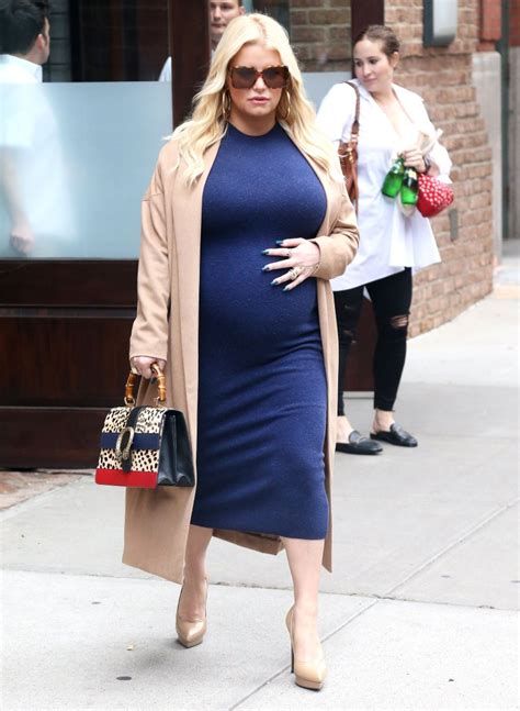 Maternity Chic See Jessica Simpson’s Best Outfits From