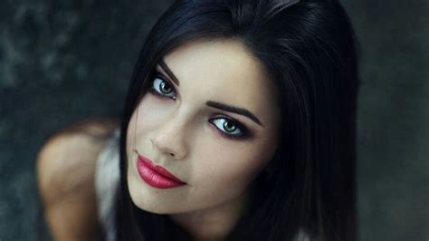 1000 Images About Green Eyed Brunette On Pinterest Even Skin Tone