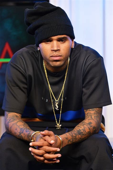 is chris brown wearing rihanna s necklace an investigation
