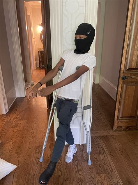 Tallychase On Twitter Street Nigga With Crutches 🔥