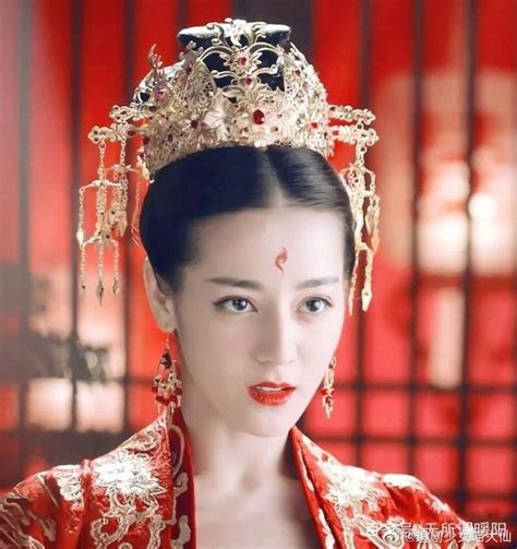 pin by tsang eric on chinese actress fashion crown jewelry
