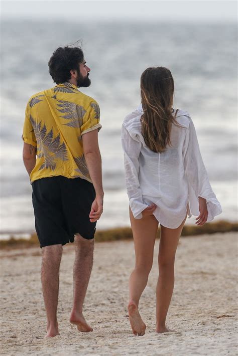 Elizabeth Olsen Shows Off Gorgeous Ass While Wearing Swimsuit