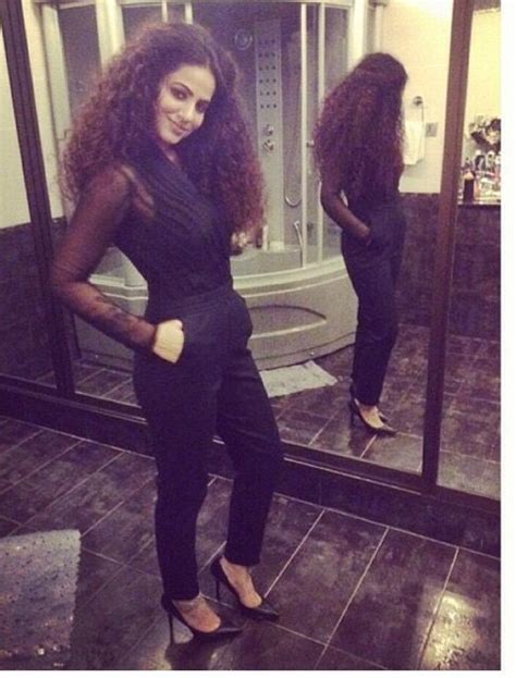 anniecurli love her and her long beautiful curls must follow her on