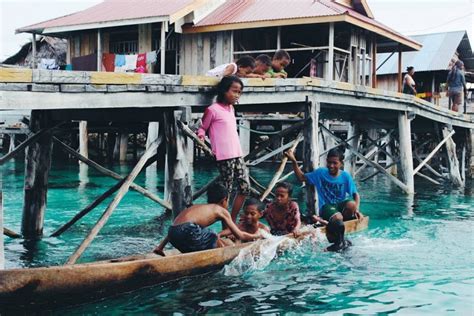 mengenal kehidupan suku bajo pulau papan sulawesi tengah destinasi travel indonesia