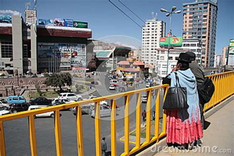 People Watch The Panorama Of La Paz Bolivia Editorial