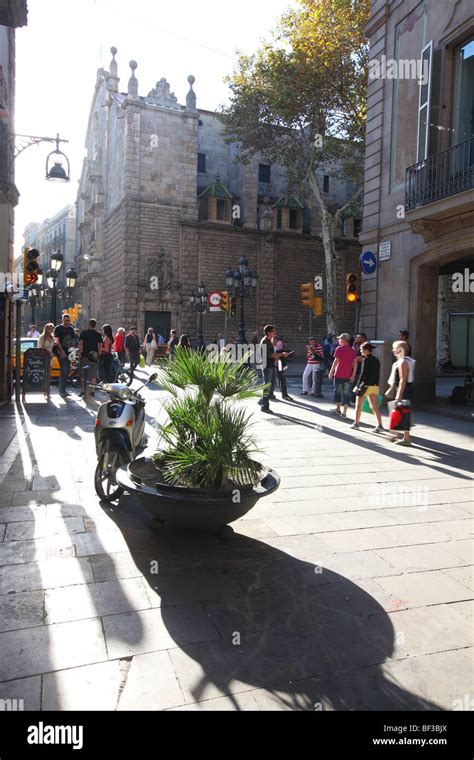 barcelona shop shops shopping commercial center centre street   ramblas stock