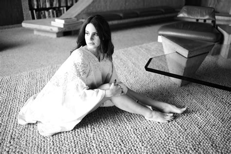 Lana Del Rey S Feet