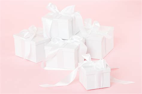 guests   send gifts  wedding    attend