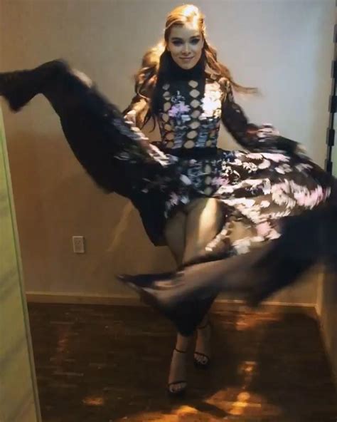 is that a hailee steinfeld pussy flash of the day