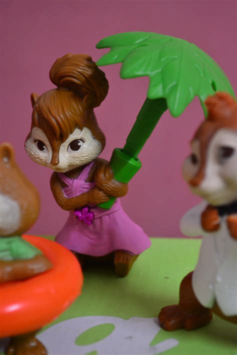 Totally Toys Alvin And The Chipmunks Chipwrecked Happy