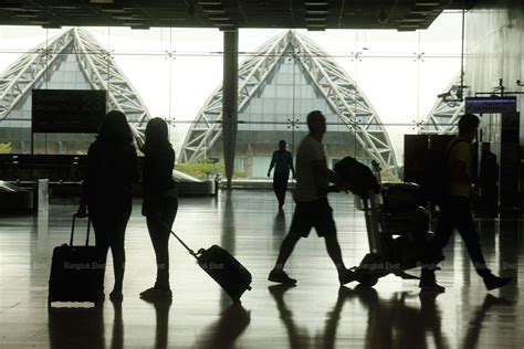 bangkok post ministry weighs halving airport fee  charter flights