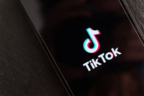 people are getting crazy with this attractiveness scale trend on tiktok