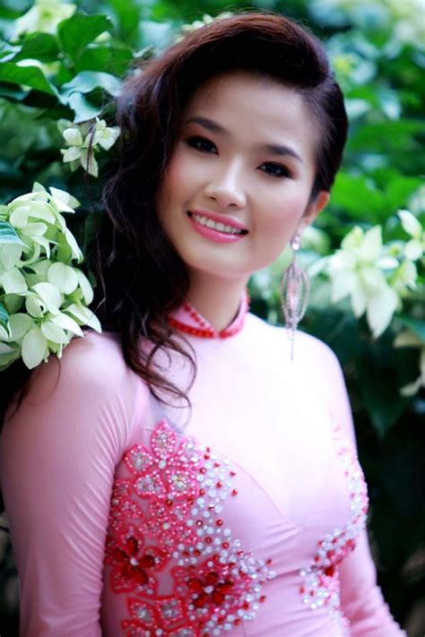 cao thuy duong in ao dai pictures vietnamese girls pictures