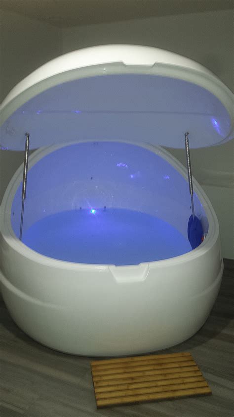floatation tank therapy life health max