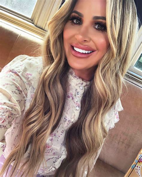 kim zolciak claps back at critic for photoshop allegations details