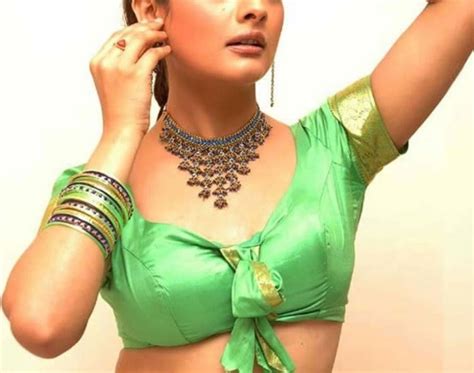 welcome to sexy navel bollywood actress kiran rathod s