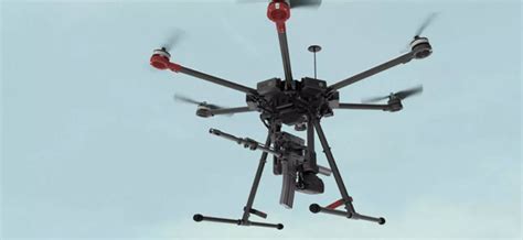 israel presenta  dron armado   rifle de asalto capaz de