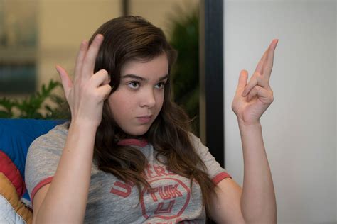 the edge of seventeen is a winning teen comedy thanks to hailee steinfeld [review]