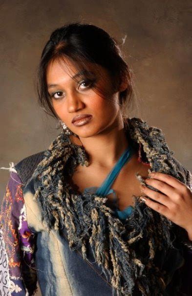 srilankan popular actress upeksha swarnamali hots live