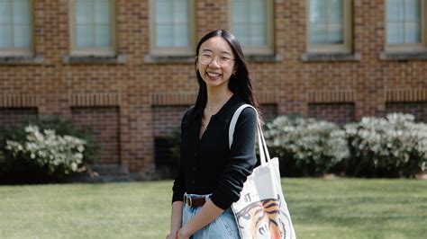 Tiffany Wong ‘23 Discusses Transferring To Plu Her Experience As An Ra