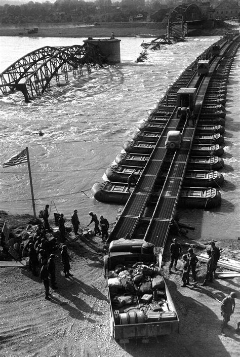 pontonbruecke pontoon bridge wikipedia pont flottant  militaires flottant