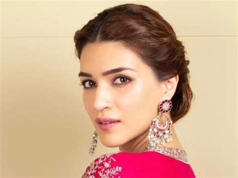 Kriti Sanon S Hairstyles Are Just Perfect For Indian Wear Times Of India