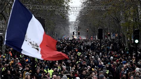 greve du  decembre  manifestants en france selon linterieur  million selon la cgt