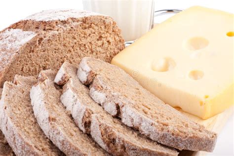 melk kaas en brood ontbijt stock foto image  maaltijd koken