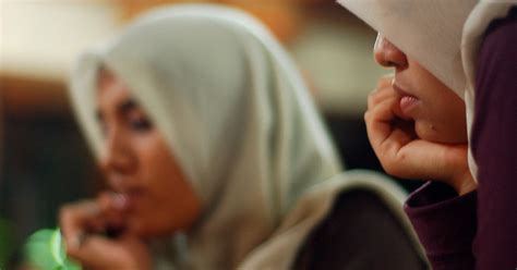 indonesia forcing christian women and girls to wear hijabs report