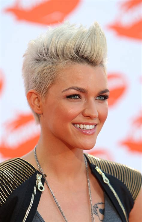 15 gorgeous mohawk hairstyles for women in 2021