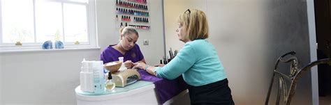 cloud spa offers  luxury manicure  pedicure services  milton
