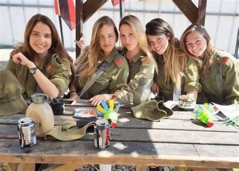 these female soldiers from israeli army bring new meaning