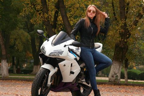 womens biker clothing  definitive guide  ladies motorcycle gear freedomtravel