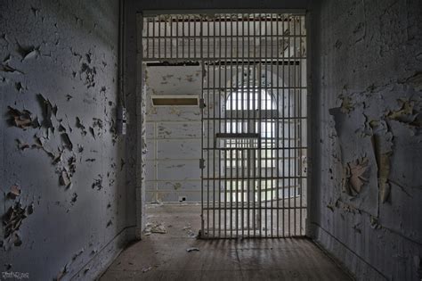 cell   abandoned maximum security prison oc    rabandonedporn