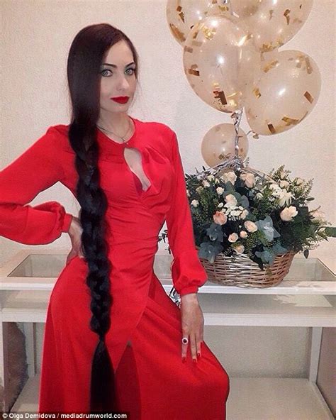 Russian Woman With Five Foot Long Hair Nicknamed Rapunzel Daily Mail