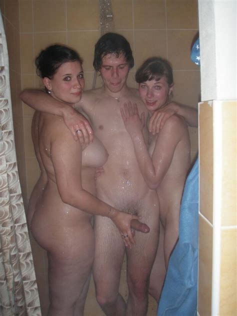 dromeus school excursion shower antics image sexcrazed