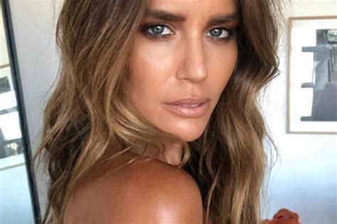 neighbours cast jodi anasta elly conway strips off for topless snap