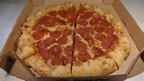 Review Pizza Hut Bacon Stuffed Crust Pizza New Limited