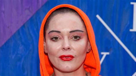 rose mcgowan hits back after arrest warrant is issued are they they