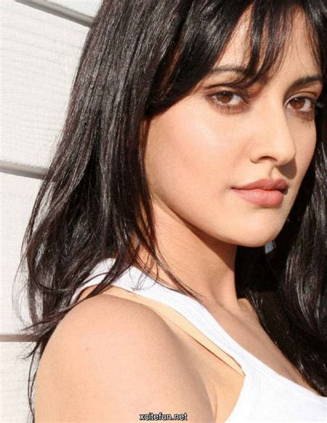 Hot Actress Pics Neha Sharma