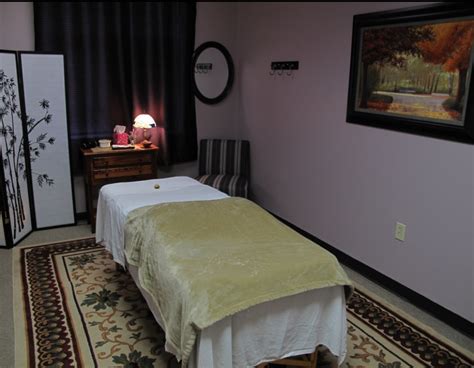 delmar center  therapeutic massagegail wells    contact